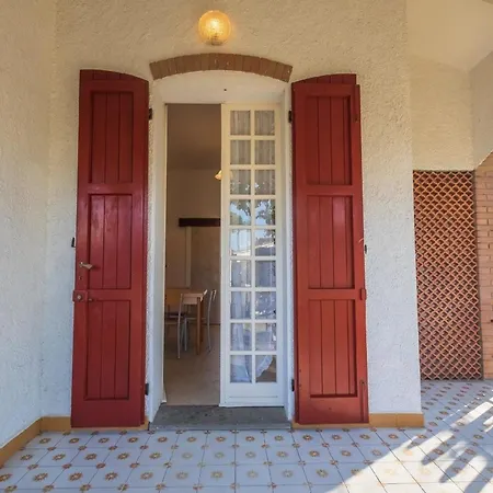Ferienhaus In Mit Grossem Garten - B59201 Vakantiehuis