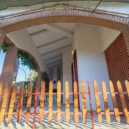 Ferienhaus In Mit Grossem Garten - B59201 Vakantiehuis